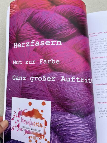 STRICK Design vier - unsere Designs für Herzfasern